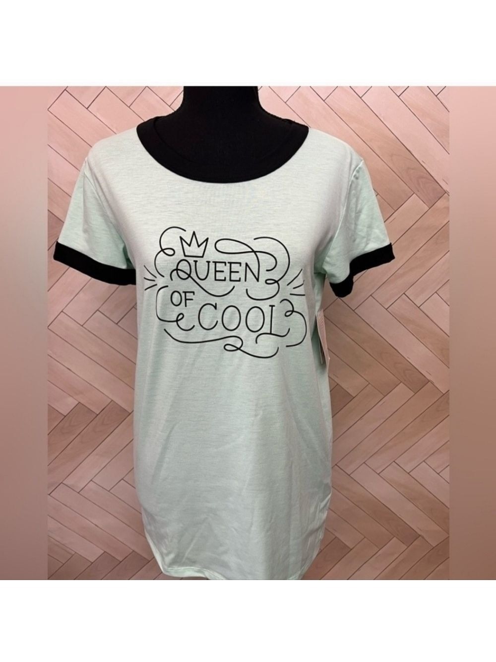 LuLaRoe LIV Top Women's Extra Small NWT Queen of Cool